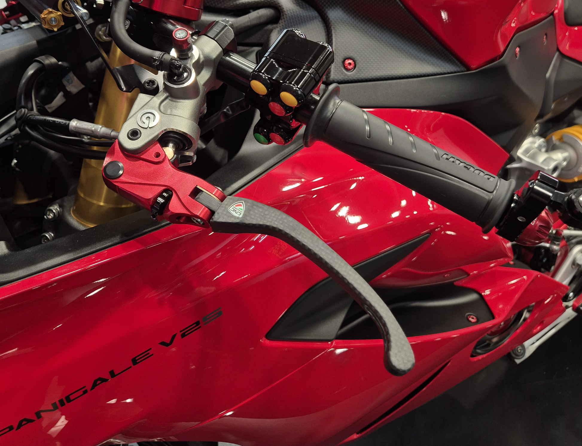 Carbon opklapbaar koppelingshendel - met rollende verstelknop Ducati Panigale 959 (2016-2019)