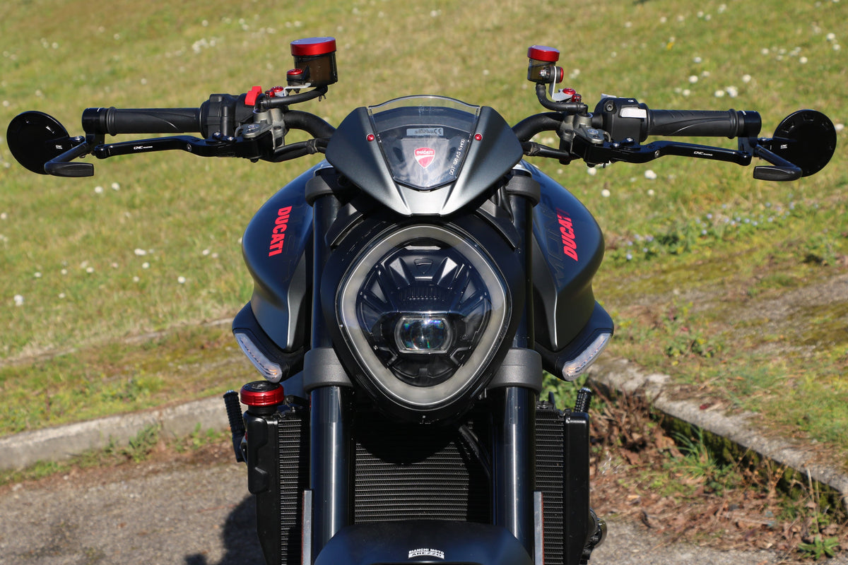Voordeelpakket bar-end spiegels en hendelbeschermers - Pramac Racing Limited Edition Suzuki V-Strom 1000XT (2018-2019) pakket afgebeeld voorzijde