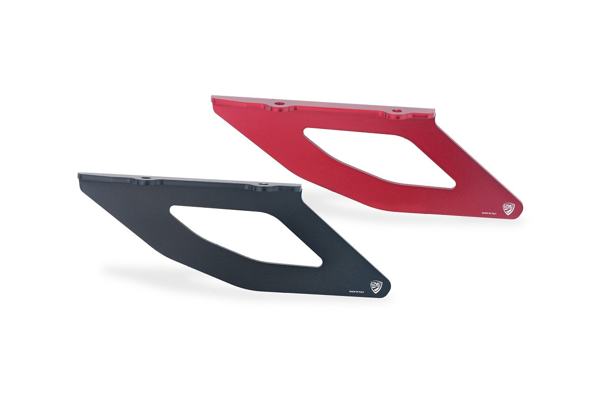 CNC  Racing PR332 kettingbeschermer voor Multistrada V2 en V4 in rood en zwart