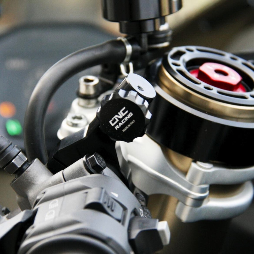 Remote Adjuster voor CNC Racing 'Race' remhendel Ducati Supersport 750 (1998) gemonteerd op de linker clipon