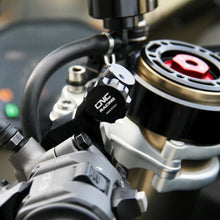 Remote Adjuster voor CNC Racing 'Race' remhendel Ducati Monster 950 (2021-2025) gemonteerd op de linker clipon