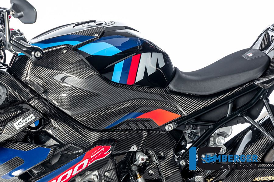 
                  
                    Panneau latéral du réservoir gauche Version complète en carbone brillant BMW M1000RR (2023+)
                  
                