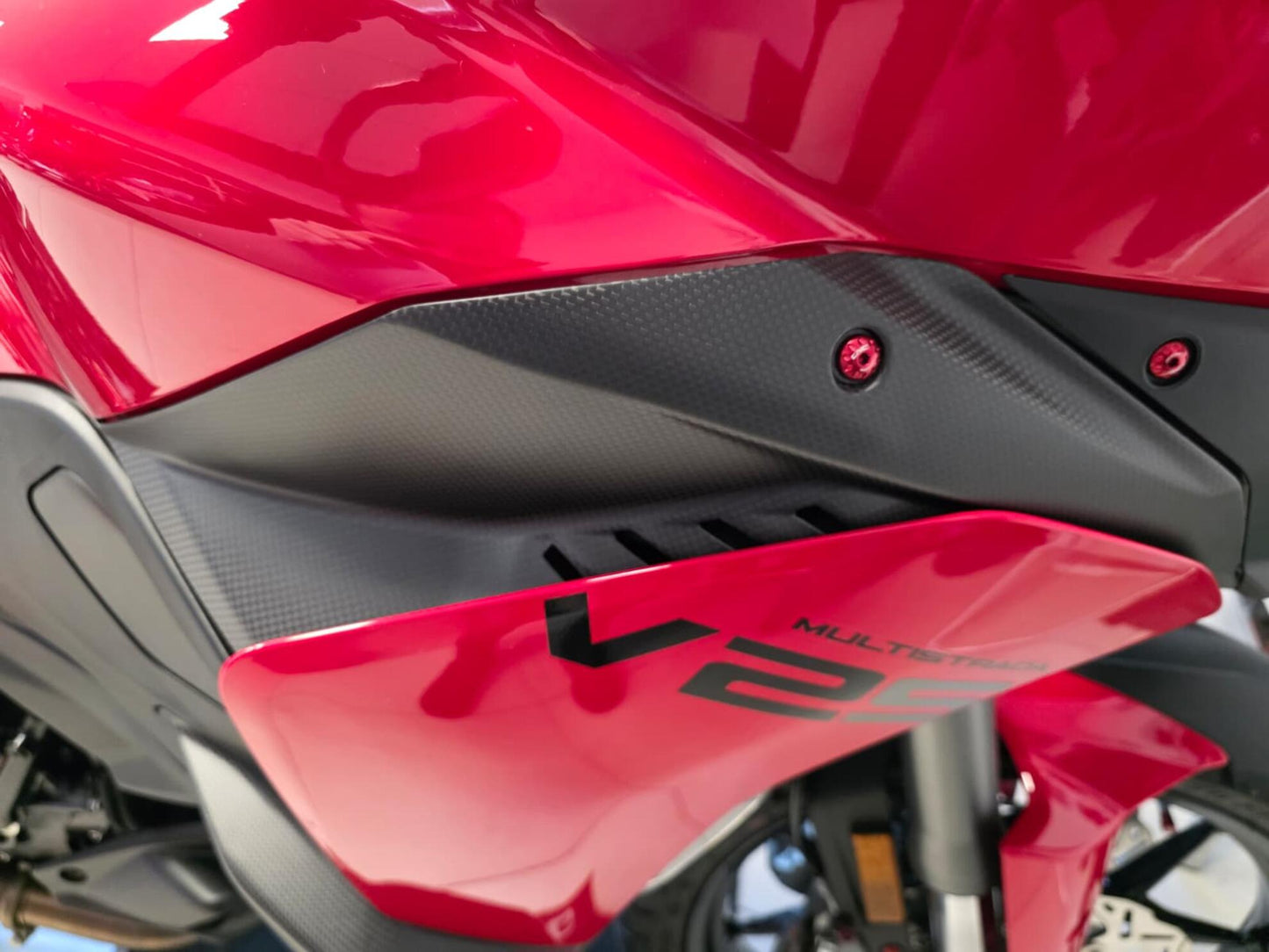 Zijpaneel luchtgeleider ZA384Y CNC Racing mat carbon voor Multistrada V2 en V2S 2025+