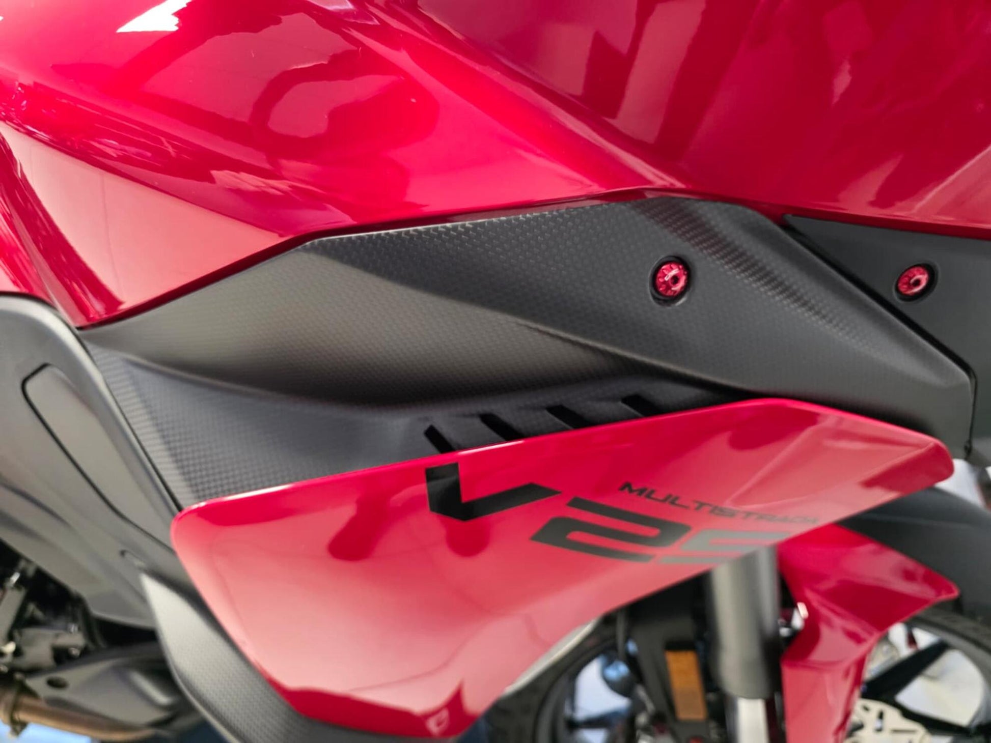 Zijpaneel luchtgeleider ZA384Y CNC Racing mat carbon voor Multistrada V2 en V2S 2025+