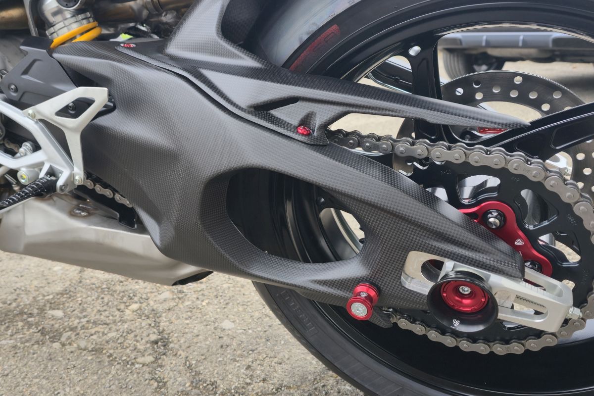 Carbon swingarm covers links en rechts – Ducati Panigale V4 (2027+)
