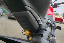 Onderste tankbeschermer mat carbon Ducati Panigale V4 Tricolore Italia (2025+)