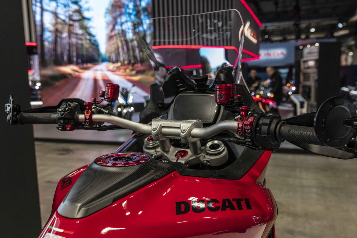 Tankcover mat carbon zijaanzicht Ducati Multistrada V2 2025+