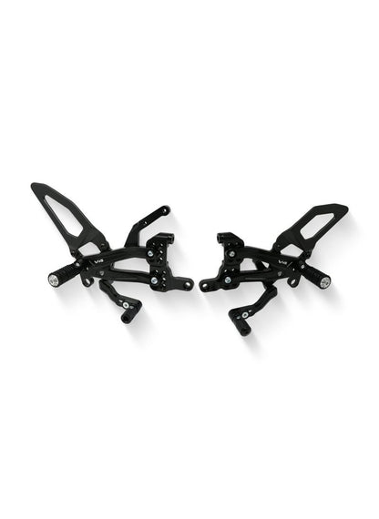 Adjustable rearsets with carbon Ducati Streetfighter V4