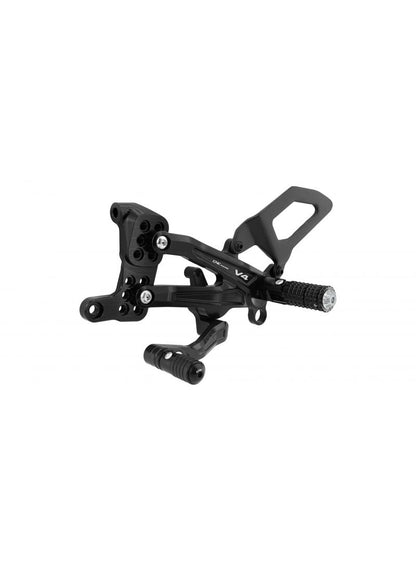 Adjustable rearsets with carbon Ducati Streetfighter V4