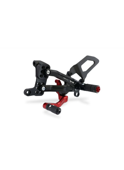 Adjustable rearsets with carbon Ducati Streetfighter V4