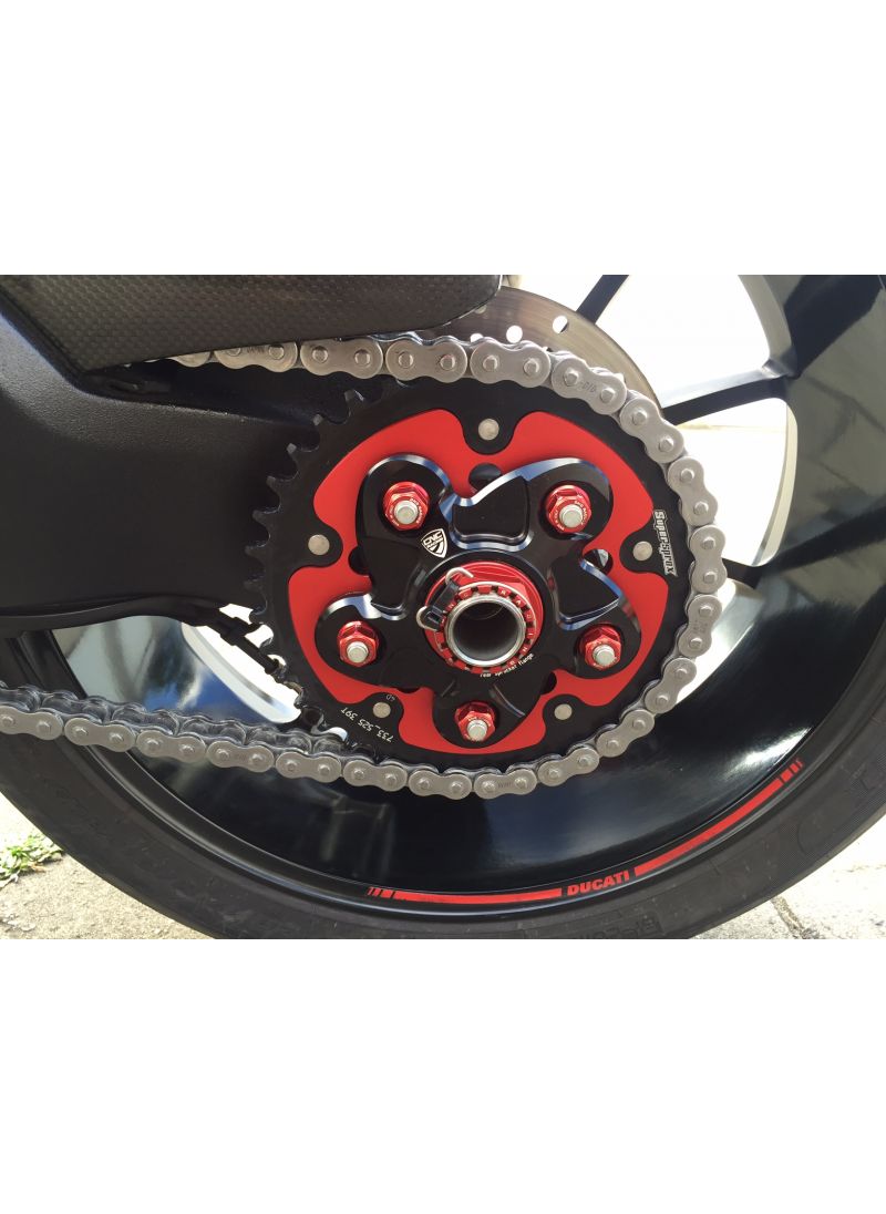 Rear sprocket carrier for 5-nut models