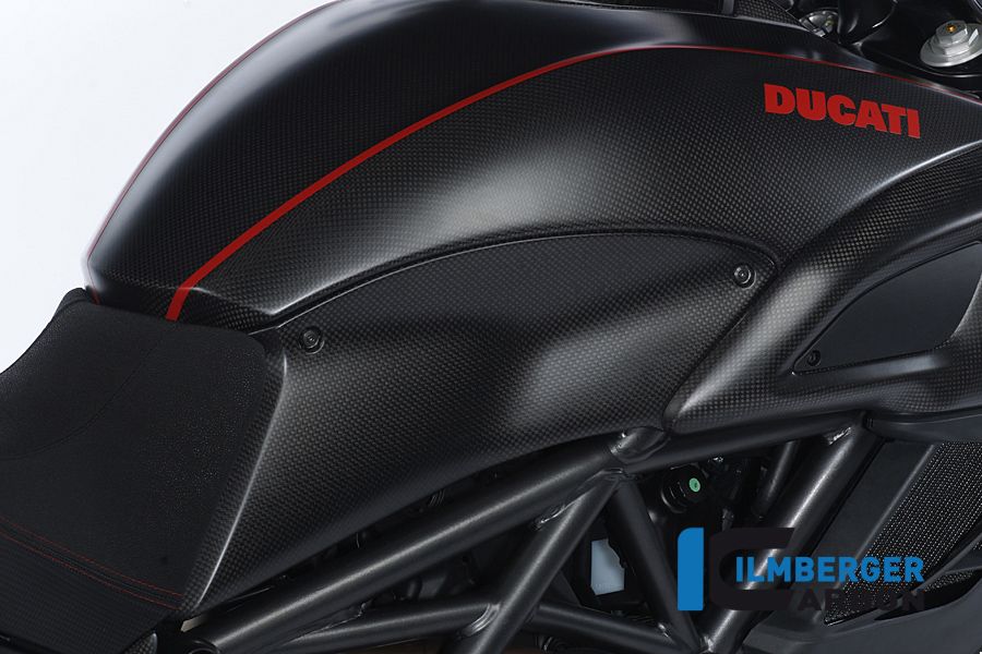 
                  
                    Carbon Right Side Tank Deckung Ducati Diavel Strada (2013-2015)
                  
                